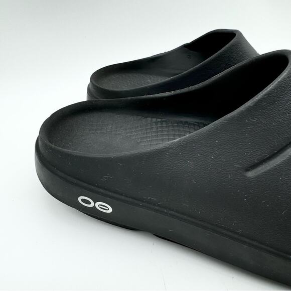OOFOS Black Clogs - Picture 3 of 12